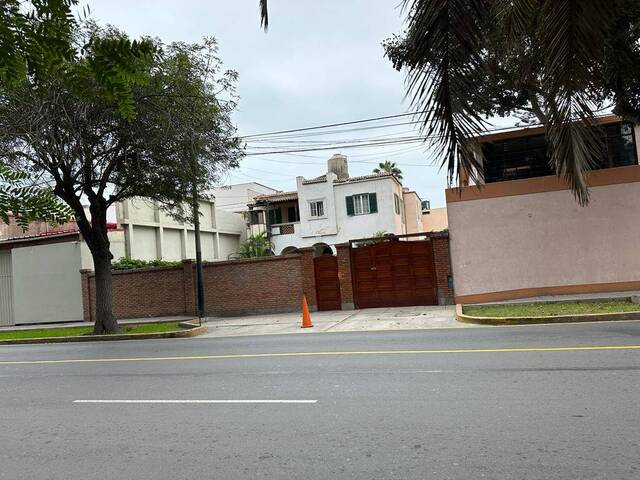 Venta en SAN ISIDRO - Lima